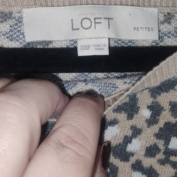 LOFT Leopard Print Women's Holiday Sweater SZ XXS P - Picture 3 of 4